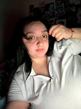 aliceayres797 online show from October 19, 2025, 3:09 am