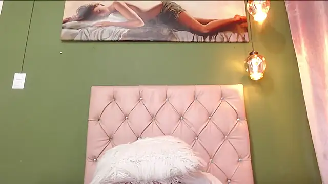 Snapshot of Tinna_Flirt chatting on February 24, 2025, 5:54 am Tinna Flirt online show from February 24, 2025, 5:54 am