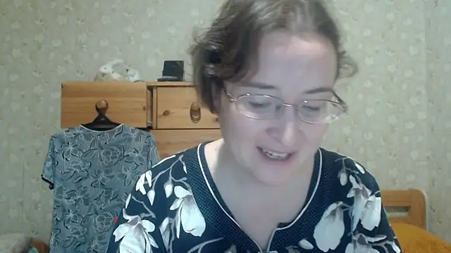 Smart Rose online show from April 15, 2026, 4:33 pm