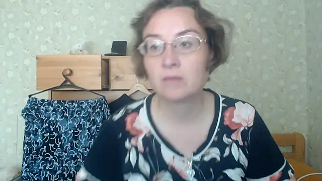 Snapshot of Smart_Rose chatting on June 21, 2026, 4:51 am Smart Rose online show from June 21, 2026, 4:51 am