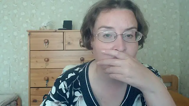 Snapshot of Smart_Rose chatting on June 17, 2026, 1:54 pm Smart Rose online show from June 17, 2026, 1:54 pm