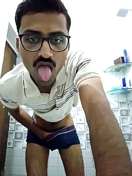 krishna8035 online show from November 3, 2025, 2:09 pm