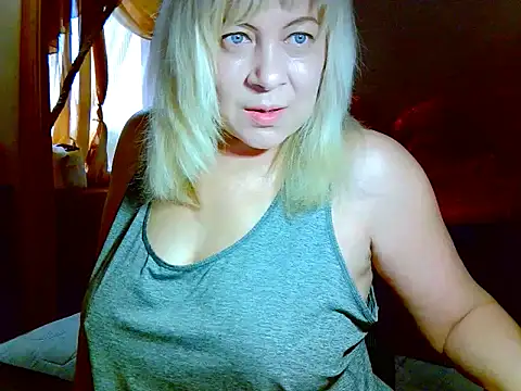 AgoniA7 online show from April 3, 2026, 8:32 am