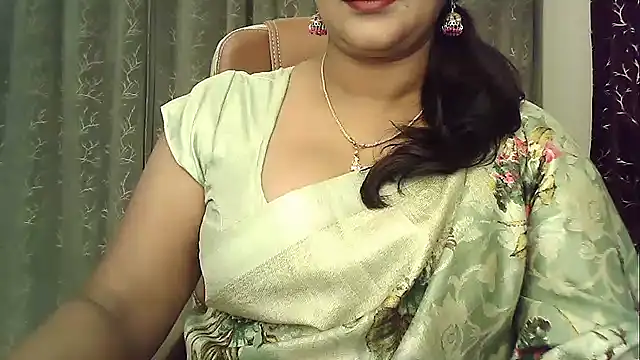 Snapshot of Spandana_Sweety chatting on July 11, 2026, 6:24 am Spandana Sweety online show from July 11, 2026, 6:24 am