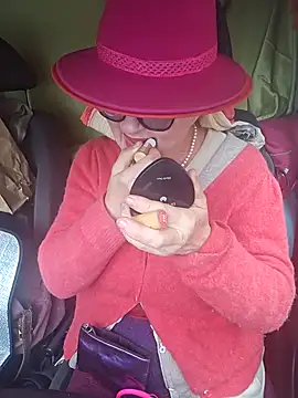 Snapshot of MucMilf59 chatting on November 21, 2025, 10:25 am MucMilf59 online show from November 21, 2025, 10:25 am