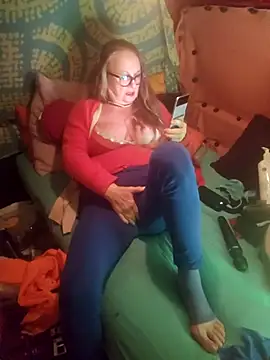 Snapshot of MucMilf59 chatting on November 17, 2025, 8:24 pm MucMilf59 online show from November 17, 2025, 8:24 pm