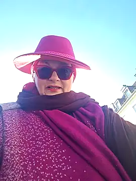 Snapshot of MucMilf59 chatting on November 6, 2025, 10:30 am MucMilf59 online show from November 6, 2025, 10:30 am