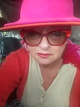 Snapshot of MucMilf59 chatting on October 20, 2025, 8:26 am MucMilf59 online show from October 20, 2025, 8:26 am