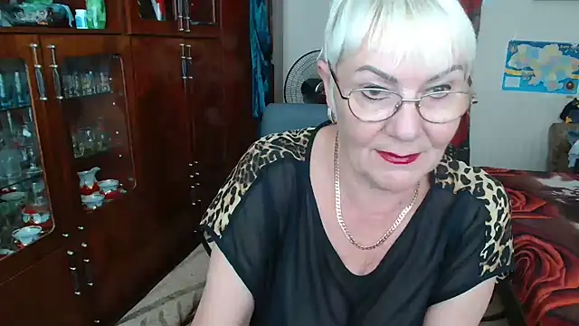 JenaCheim online show from July 17, 2026, 5:15 am