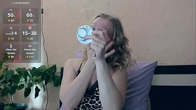 I AM MILF online show from March 3, 2026, 8:10 am