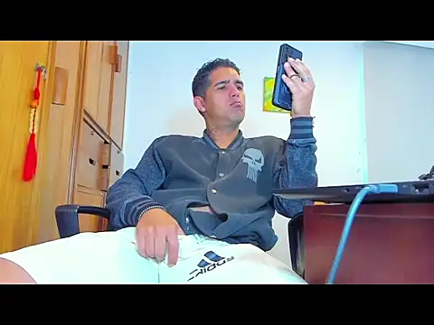 Zack Grey online show from October 9, 2025, 11:33 am