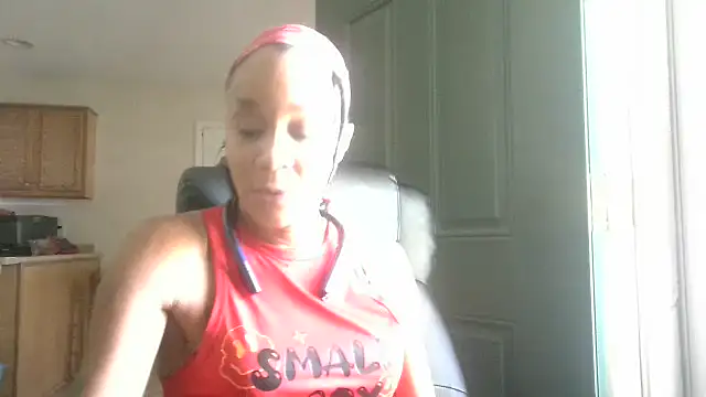 EnticingAaliyah online show from October 7, 2025, 4:30 pm