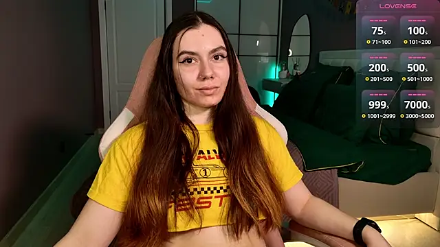 Foxohlove online show from March 18, 2025, 3:33 pm