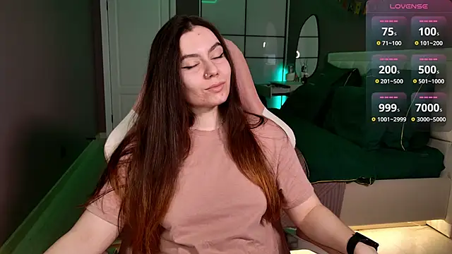 Foxohlove online show from February 25, 2025, 12:16 pm