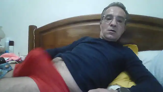 Snapshot of CarlosRocha73 chatting on May 2, 2026, 12:27 am CarlosRocha73 online show from May 2, 2026, 12:27 am