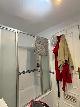 Snapshot of StracciaStella- chatting on February 20, 2026, 5:15 pm StracciaStella- online show from February 20, 2026, 5:15 pm