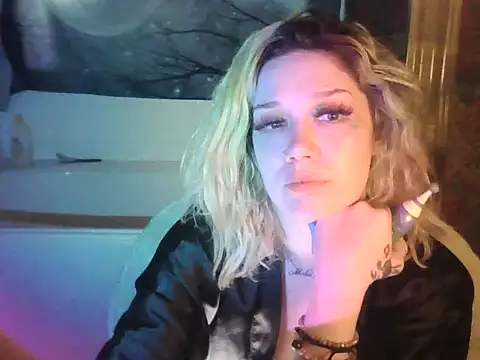 TEXASMARYYYJANE online show from May 7, 2026, 1:25 pm