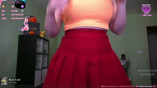 Snapshot of Veronikavonk chatting on November 10, 2025, 10:20 am Veronikavonk online show from November 10, 2025, 10:20 am