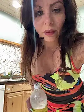 Alinaangel online show from October 4, 2025, 8:10 pm