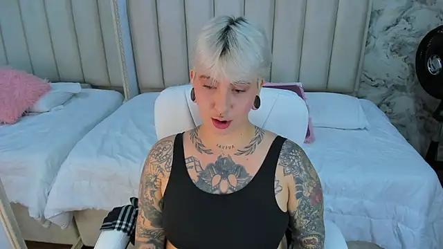 Snapshot of amy_ink chatting on October 16, 2025, 11:29 am amy ink online show from October 16, 2025, 11:29 am