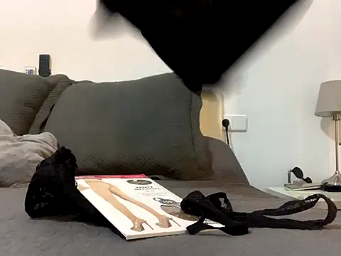 Snapshot of Chic_desire chatting on September 19, 2025, 7:45 am Chic desire online show from September 19, 2025, 7:45 am