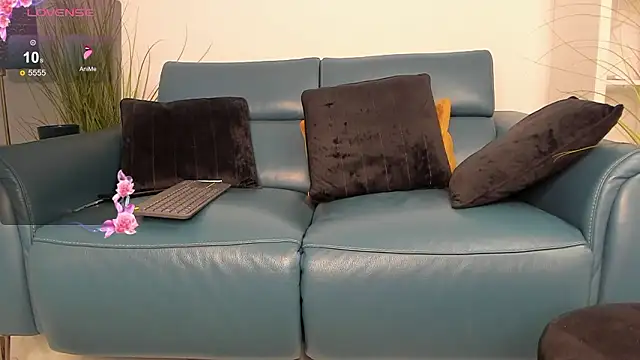  queens of fetish online show from February 14, 2026, 10:37 am