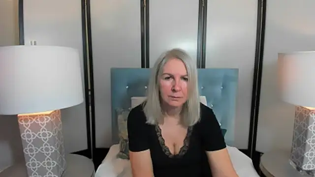 Snapshot of EricaTop chatting on February 5, 2026, 9:21 pm EricaTop online show from February 5, 2026, 9:21 pm