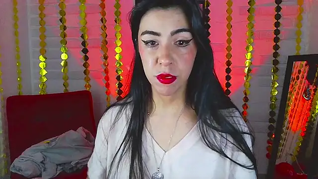 Snapshot of sky_girl1 chatting on March 4, 2025, 3:33 am sky girl1 online show from March 4, 2025, 3:33 am