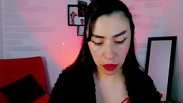 Snapshot of sky_girl1 chatting on October 8, 2025, 2:35 am sky girl1 online show from October 8, 2025, 2:35 am