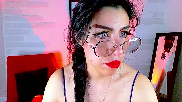 Snapshot of sky_girl1 chatting on September 18, 2025, 3:20 am sky girl1 online show from September 18, 2025, 3:20 am