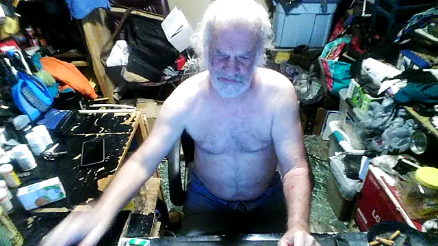 russtee online show from October 3, 2025, 9:49 pm