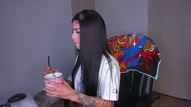 Lisegg  online show from October 21, 2025, 10:03 am