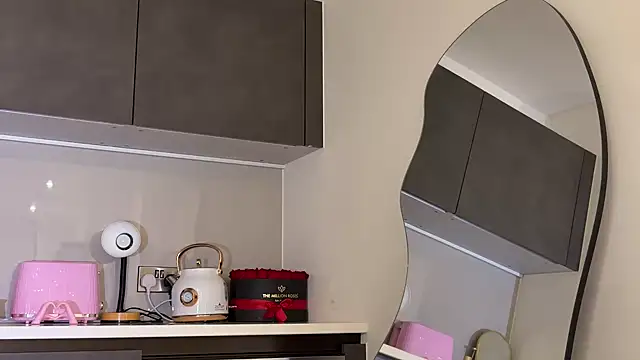 ArabicBarbie online show from October 18, 2025, 9:06 pm