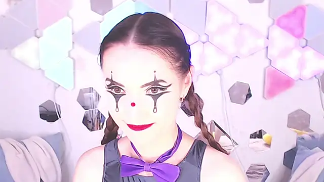 LexiKiss online show from September 9, 2025, 7:29 am