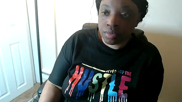 Snapshot of Sexymona1218 chatting on May 14, 2026, 8:33 am Sexymona1218 online show from May 14, 2026, 8:33 am