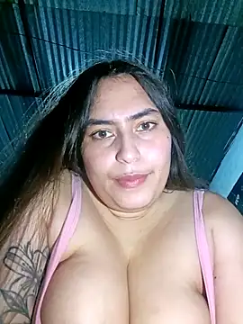 xandra252 online show from April 7, 2026, 5:48 pm