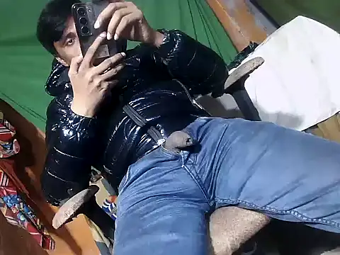 desiboy1101 online show from November 22, 2025, 2:05 pm