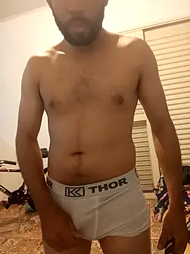 Snapshot of DOM22CM chatting on October 29, 2025, 11:47 pm DOM22CM online show from October 29, 2025, 11:47 pm