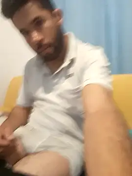 Snapshot of DOM22CM chatting on November 5, 2025, 3:31 am DOM22CM online show from November 5, 2025, 3:31 am