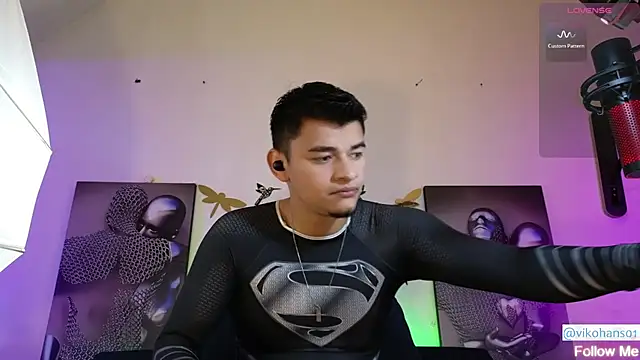 VikoHands online show from February 10, 2026, 11:04 pm