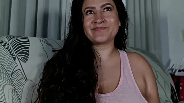 DeesseLuxure online show from April 15, 2026, 5:13 am