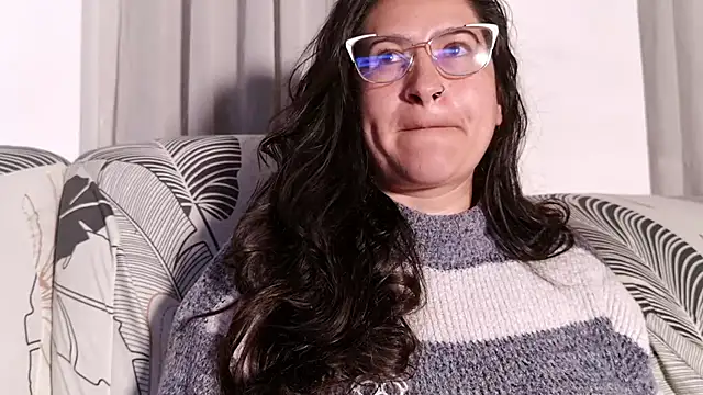 DeesseLuxure online show from March 27, 2026, 6:22 am