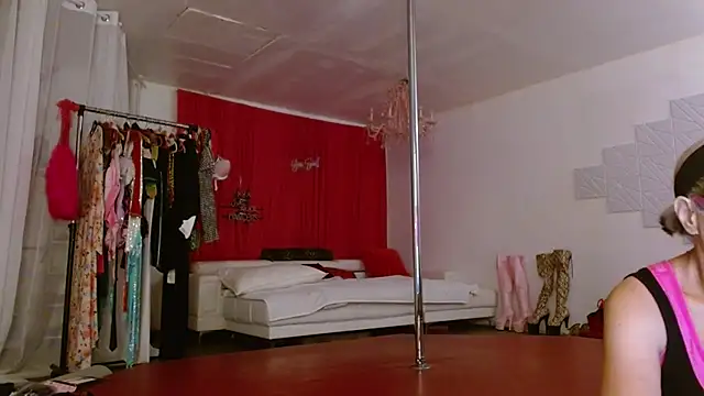 Sweet-Ginger online show from October 28, 2025, 7:02 pm