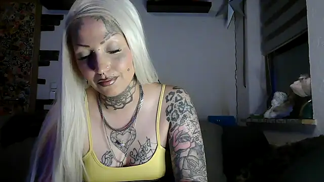 RoxxyInk online show from May 9, 2026, 12:03 am