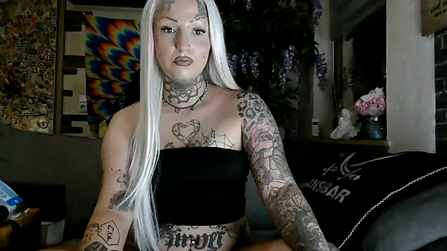 RoxxyInk online show from September 9, 2025, 7:29 am