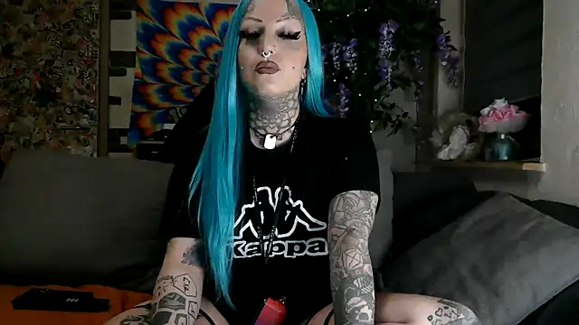 RoxxyInk online show from March 11, 2025, 12:00 am