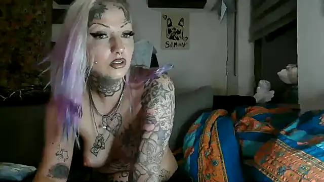 RoxxyInk online show from May 26, 2026, 11:47 pm