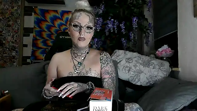 RoxxyInk online show from February 26, 2025, 1:57 am