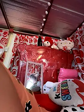 sweetieme online show from October 12, 2025, 12:01 am