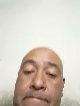 Snapshot of GeorgeVergaGrues chatting on February 4, 2025, 2:28 am GeorgeVergaGrues online show from February 4, 2025, 2:28 am